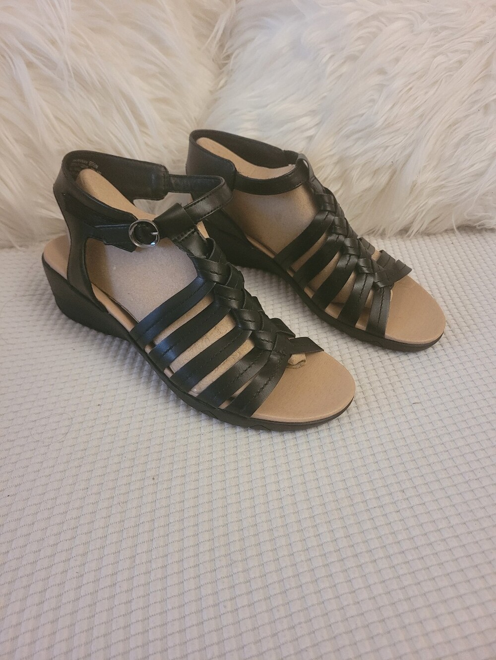Baretraps Black Women's Strappy Wedge Sandals